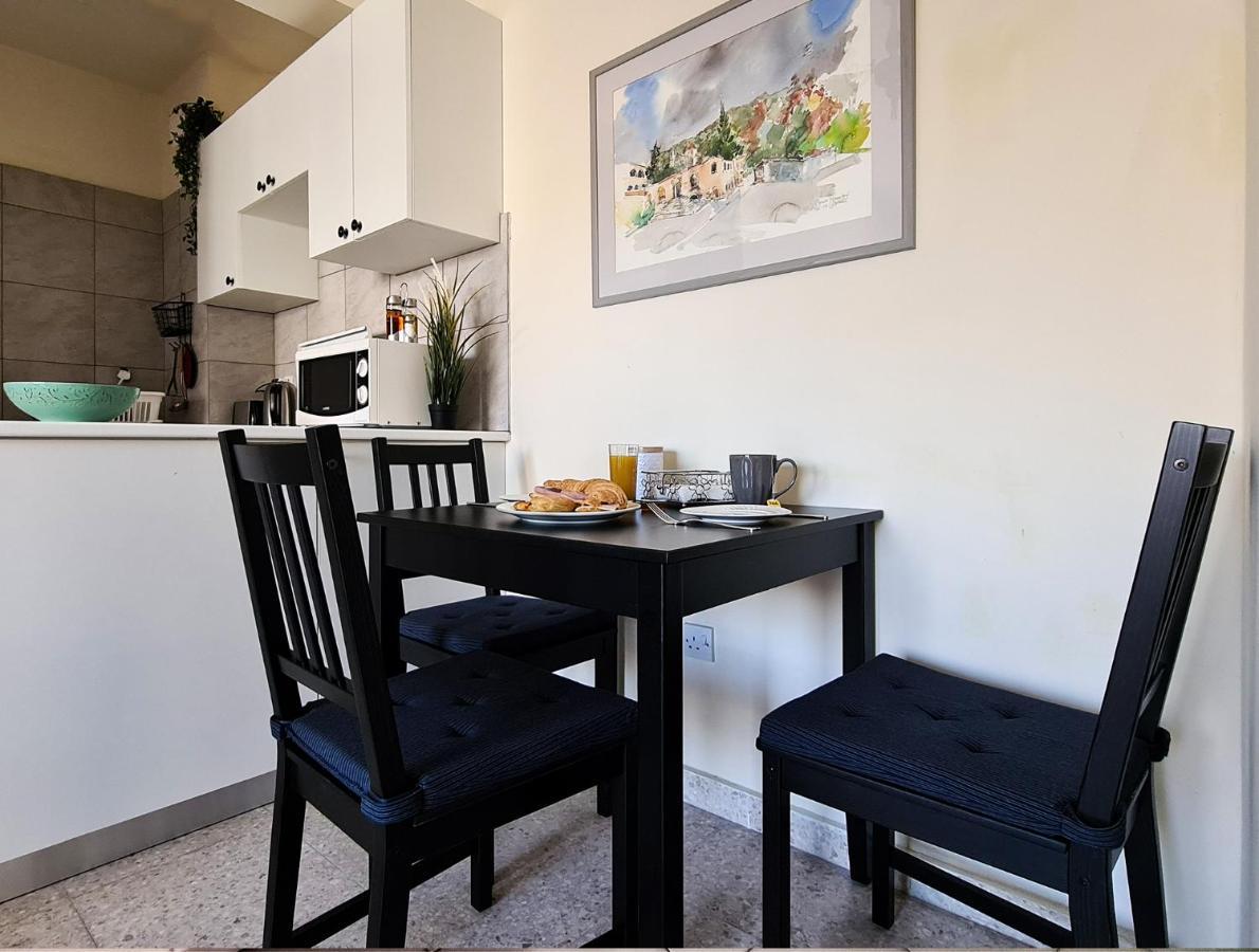 Lisa'S Apartment - Margarita Gardens パ フォス エクステリア 写真